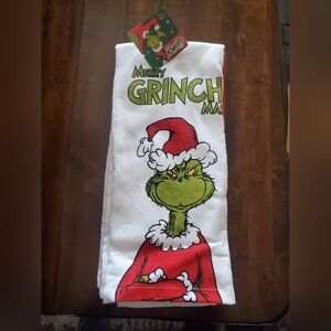 The Grinch Kitchen Towels-NWT